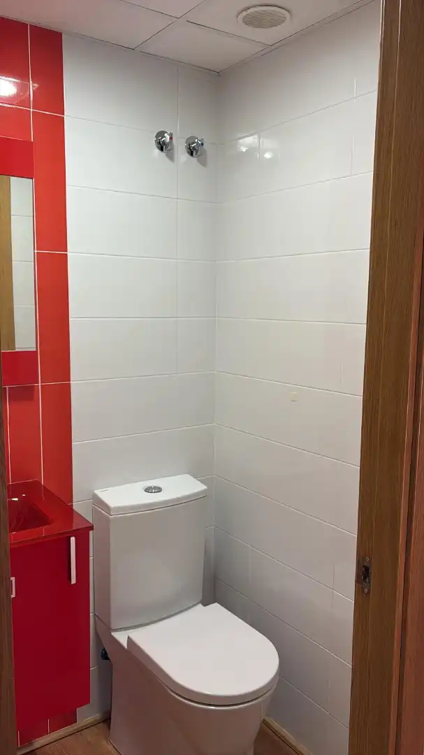 Baño de Piso de alquiler en Loriguilla con Aire acondicionado, Parquet y Trastero