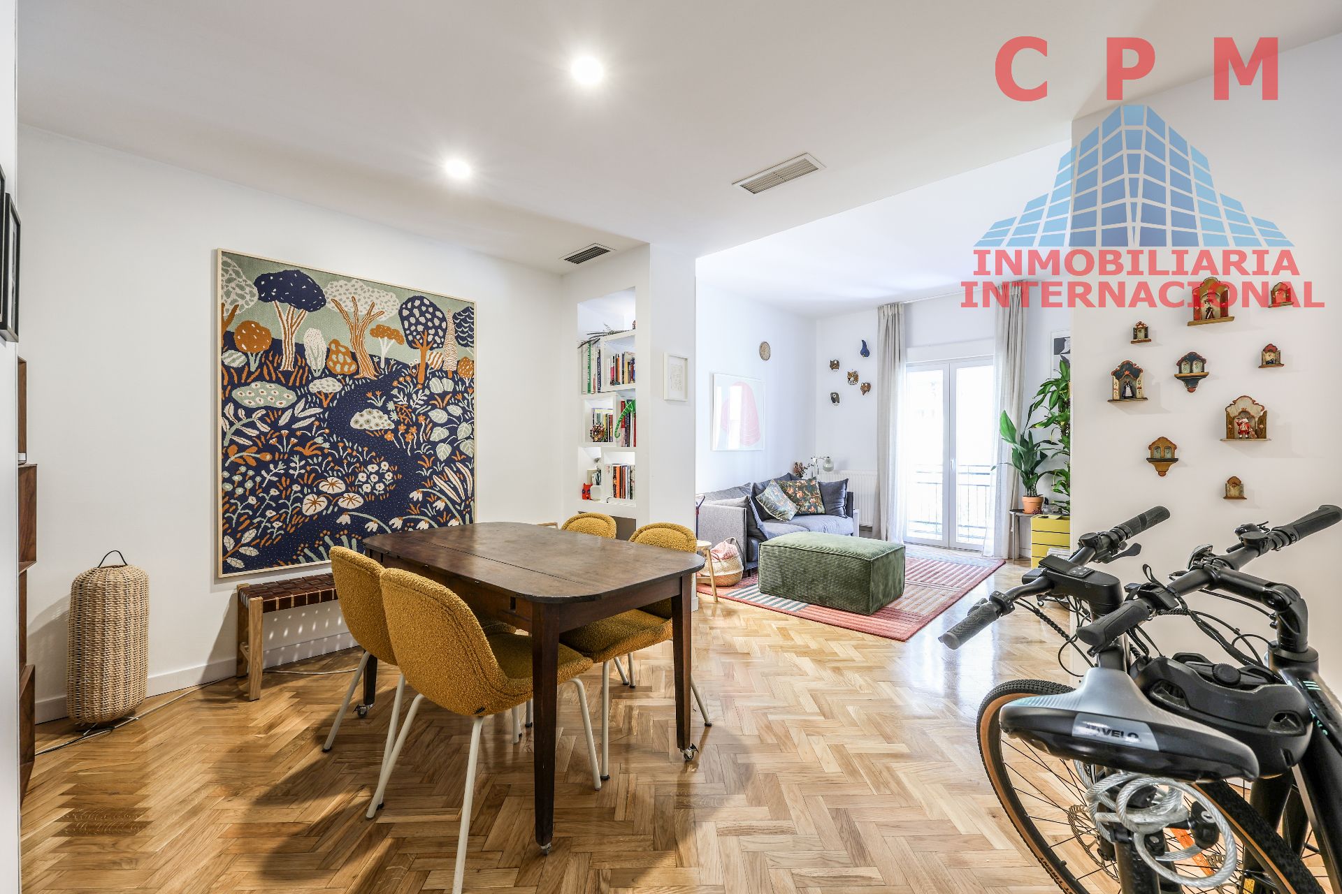 Living room of Flat to rent in  Madrid Capital  with Air Conditioner, Heating and Parquet flooring