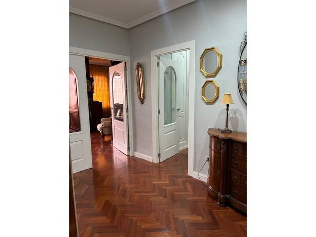 Piso en Venta en Ronda del Pilar en Casco Antiguo