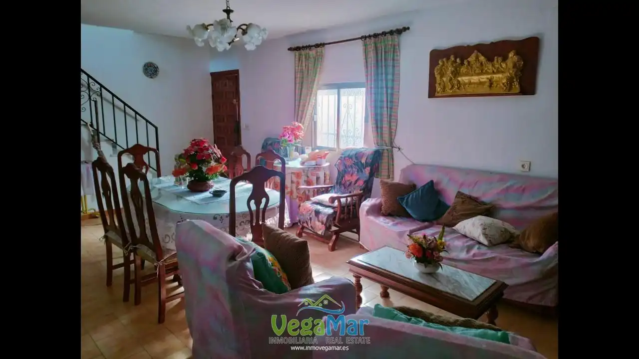 Sala de estar de Edificio en venta en Nerja