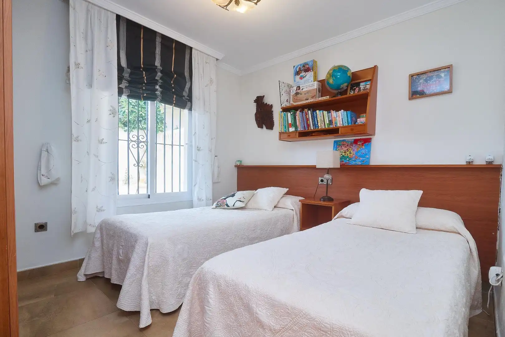 Chalet con piscina en venta en El Faro de Calaburra - Chaparral, imagen 56