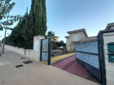 Casa in vendita a De La Paralela