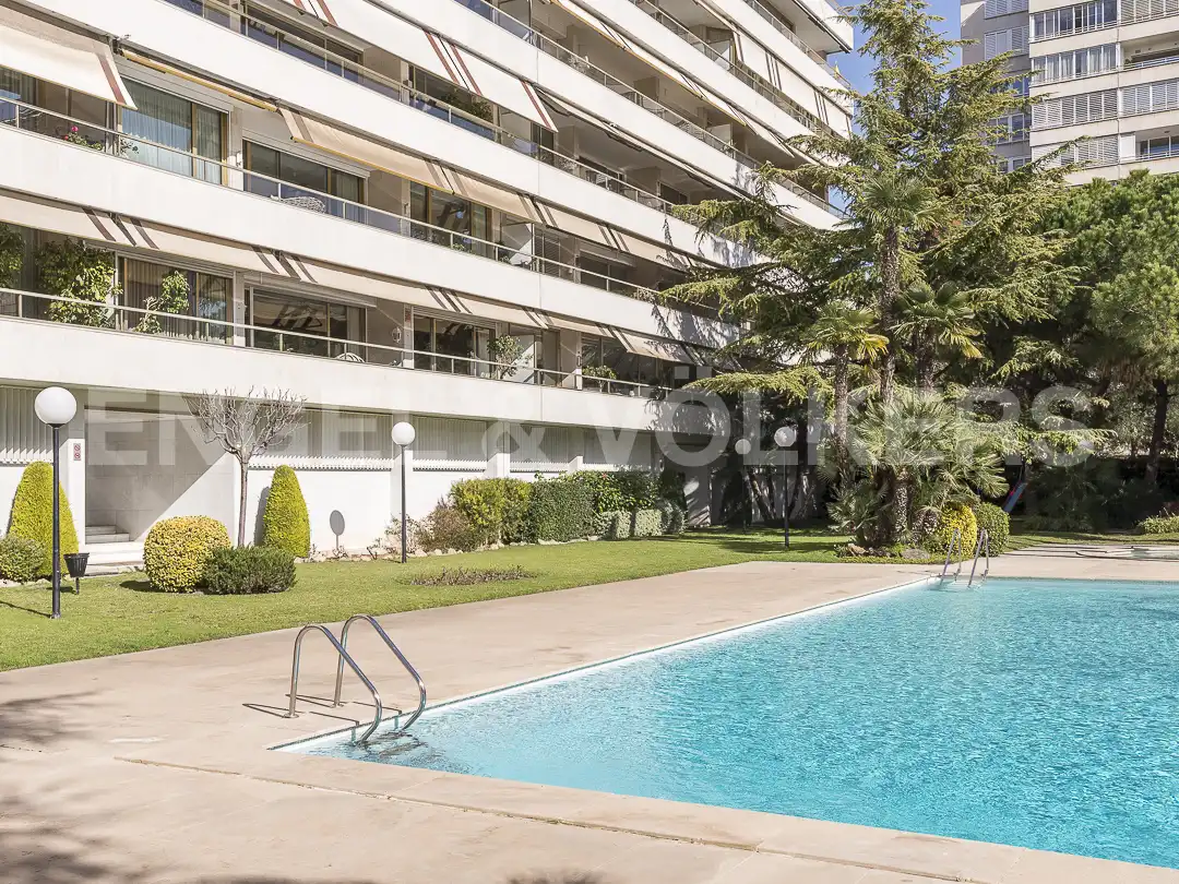 Piscina de Piso en venta en Barcelona con Aire acondicionado, Calefacción y Terraza