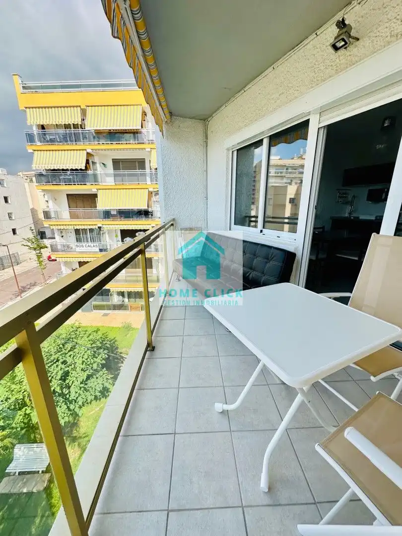 Vista exterior de Apartament de lloguer en Mont-roig del Camp amb Aire condicionat, Calefacció i Jardí privat