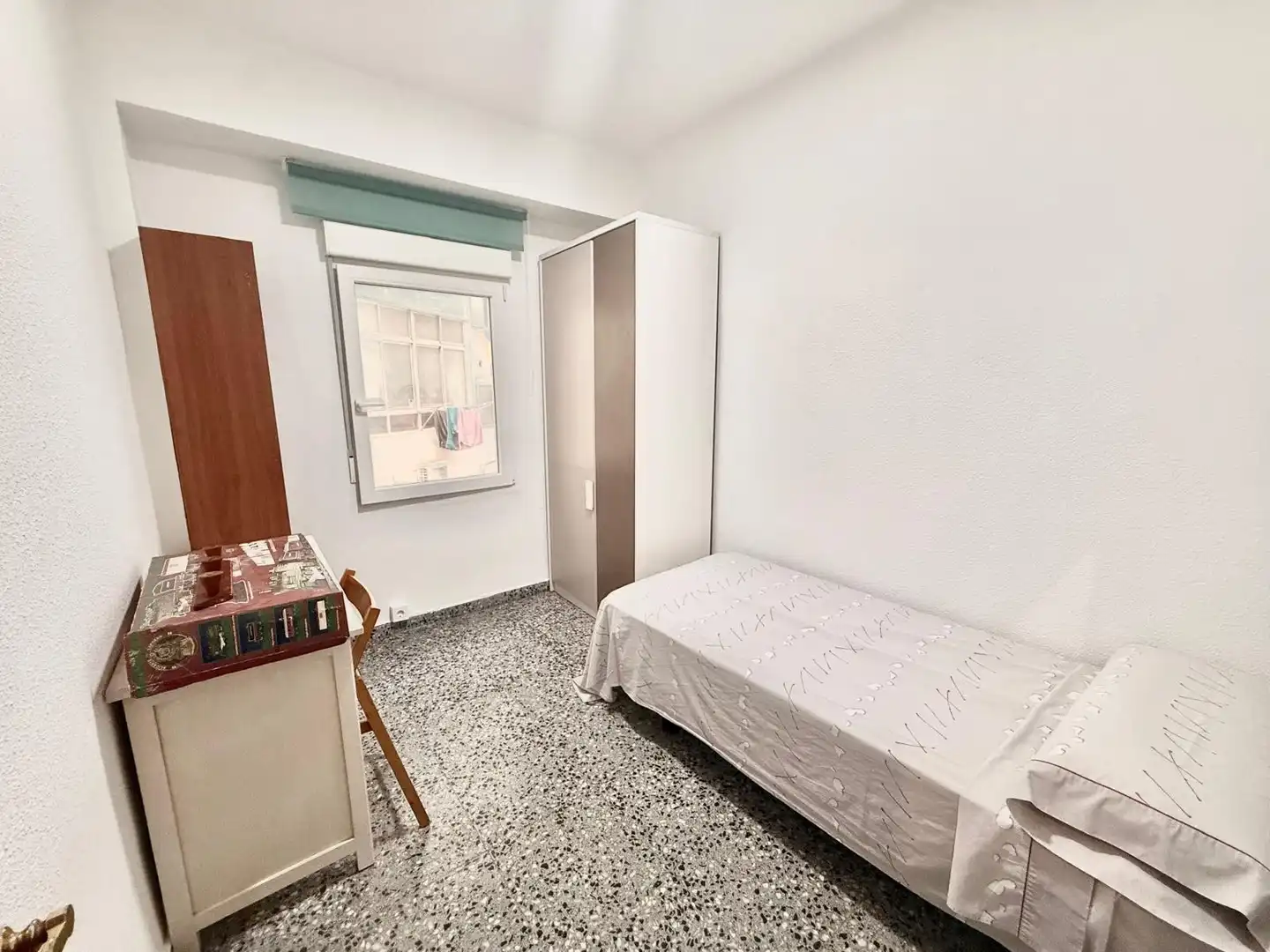 Dormitori de Apartament de lloguer en Alicante / Alacant amb Aire condicionat, Moblat i Balcó