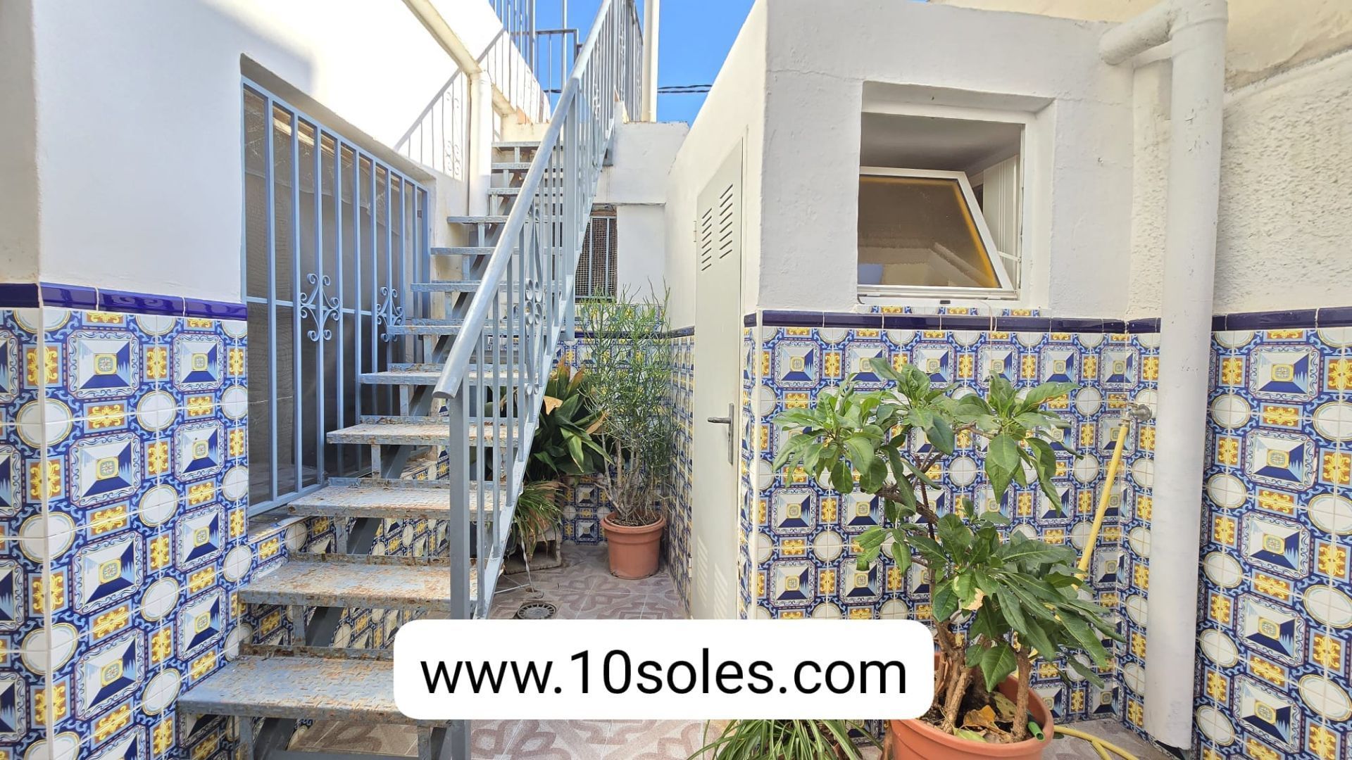 Terraza de Dúplex en venta en Jacarilla con Calefacción, Terraza y Trastero