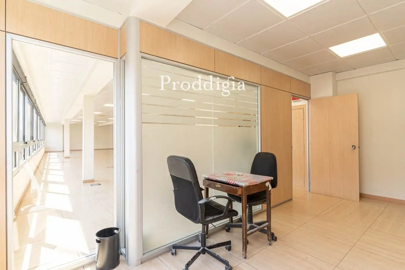 Office for rent in Barcelona  with Air Conditioner and Terrace