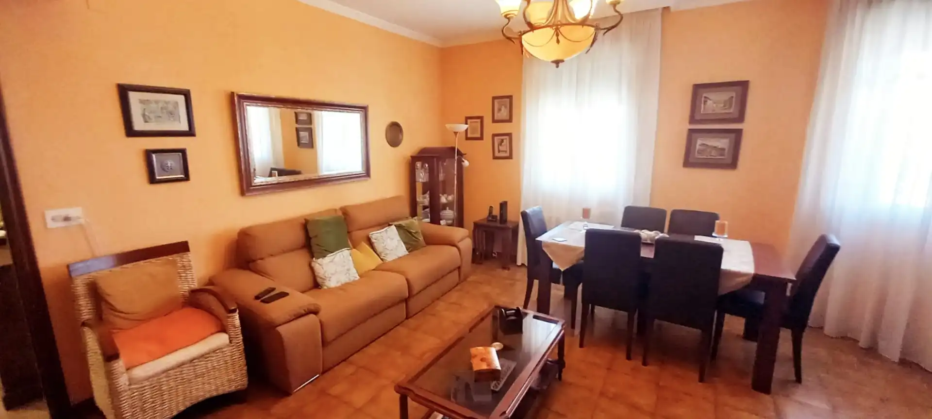 Sala d'estar de Casa o xalet en venda en Vilagarcía de Arousa amb Calefacció, Terrassa i Traster