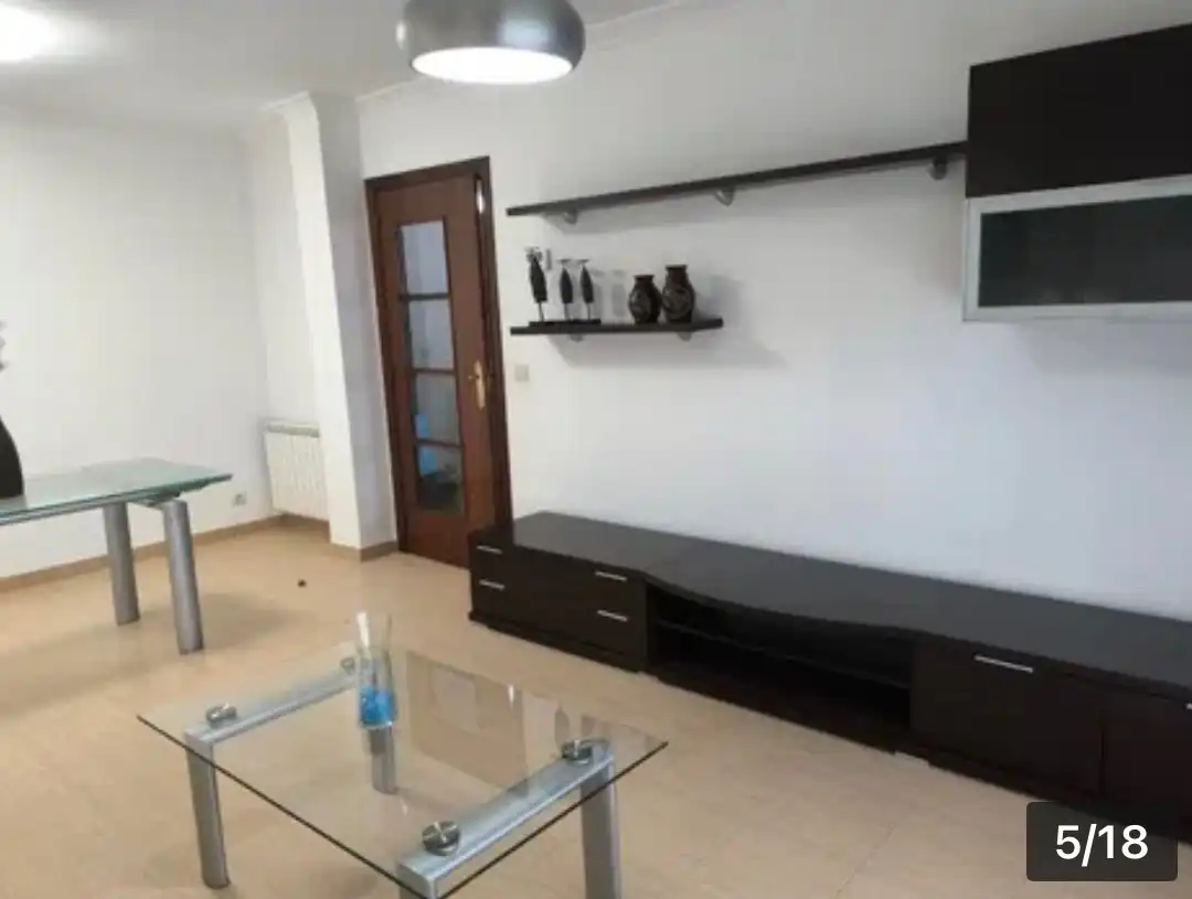 Sala de estar de Piso en venta en Pontevedra Capital  con Trastero y Amueblado