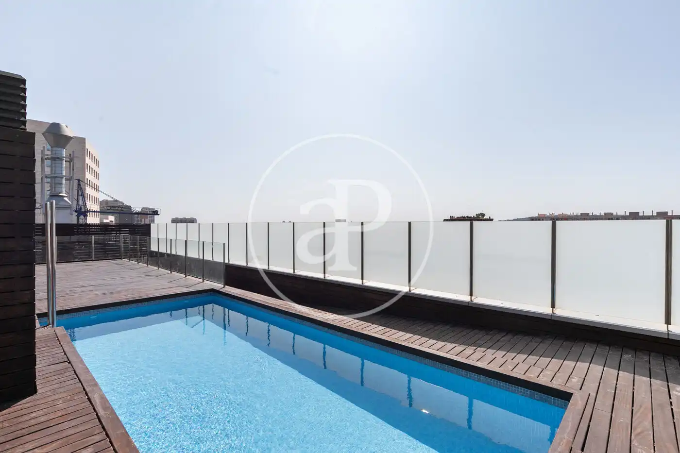 Swimming pool of Flat for sale in Barcelona  with Air Conditioner, Heating and Storage room