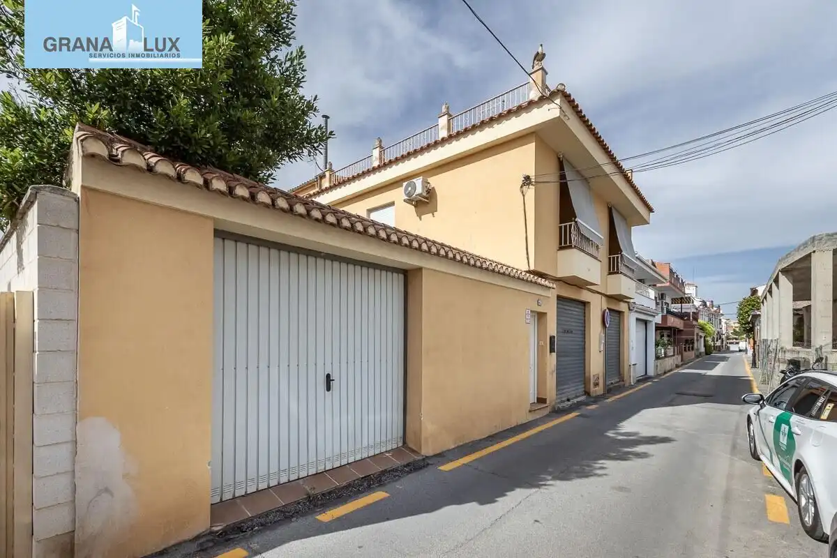 Chalet con terraza en venta en Calle de la Reina Mora, imagen 46