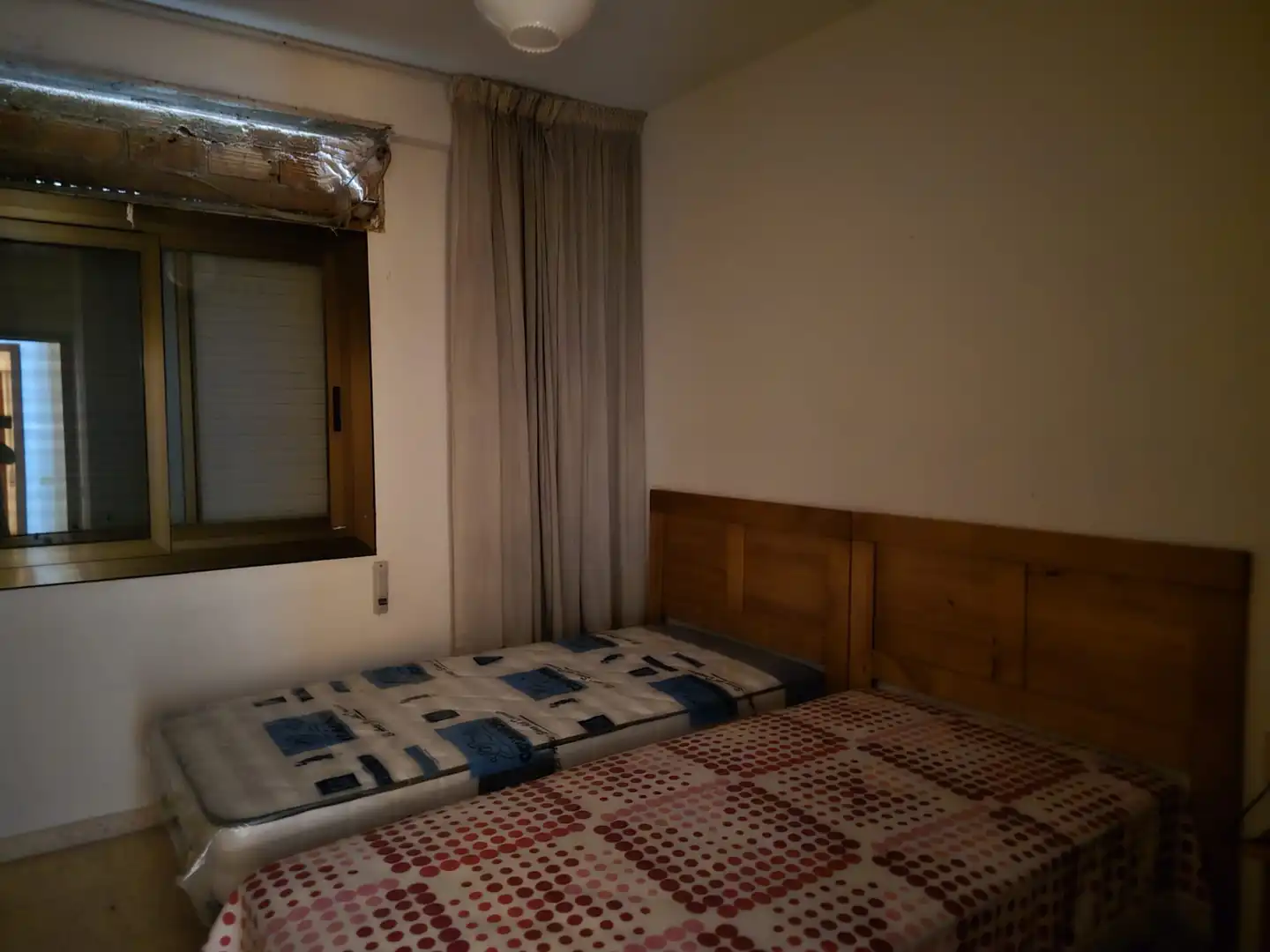 Habitación de Planta baja en venta en Castellón de la Plana / Castelló de la Plana con Amueblado y Balcón