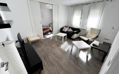 Living room of Flat for sale in  Madrid Capital  with Heating, Parquet flooring and Oven