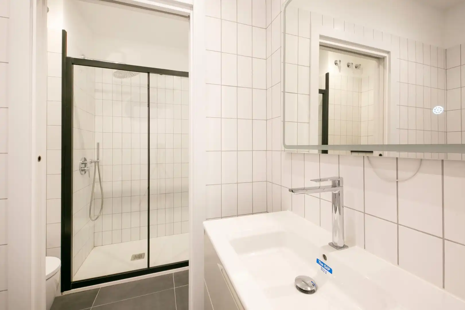 Badezimmer von Wohnung zur Miete in Barcelona mit Klimaanlage, Heizung und Parkett