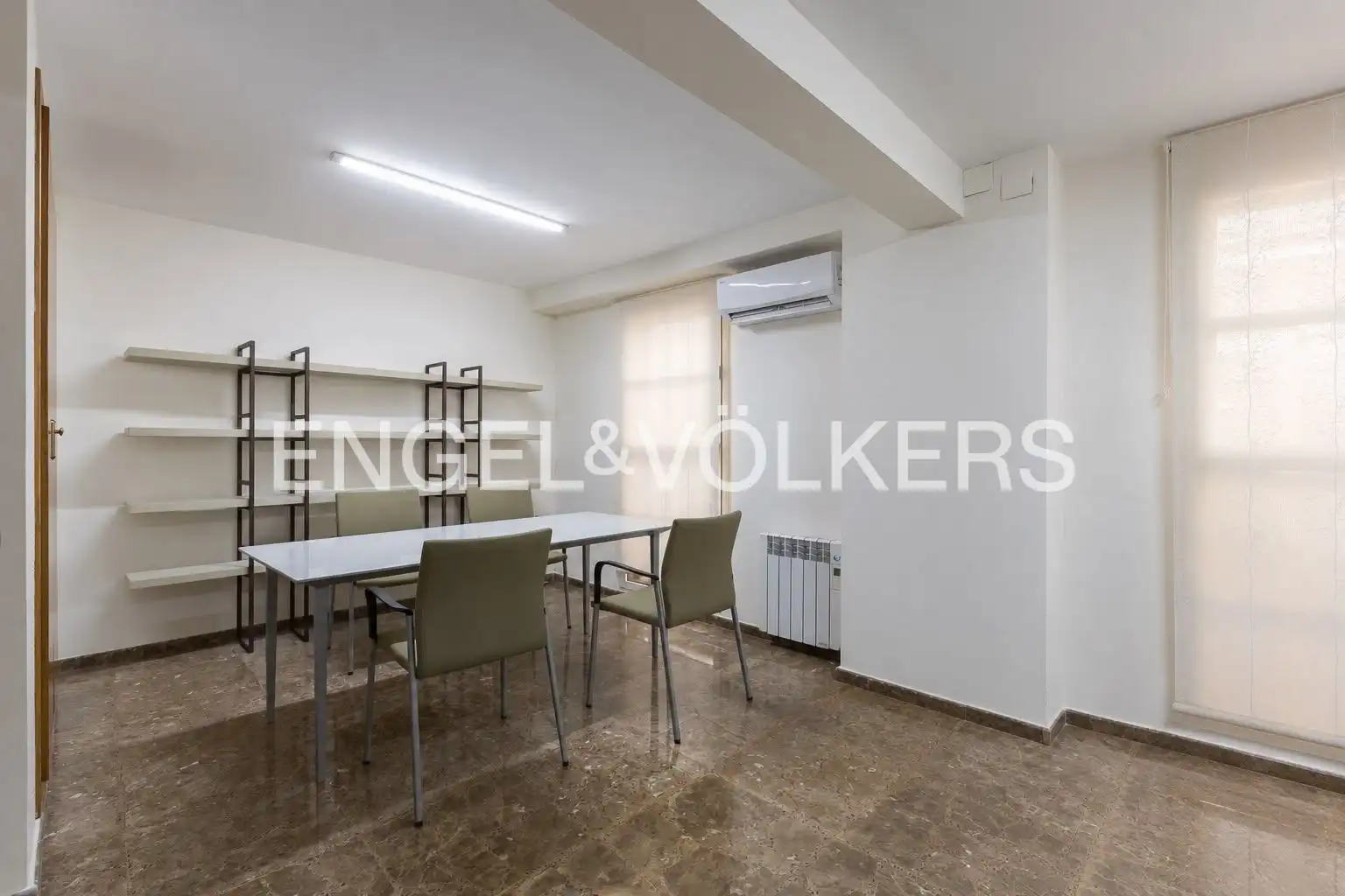 Maisonette zur Miete in Valencia mit Klimaanlage, Heizung und Möbliert