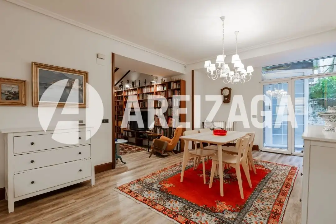 Comedor de Piso en venta en Donostia - San Sebastián  con Calefacción, Terraza y Balcón