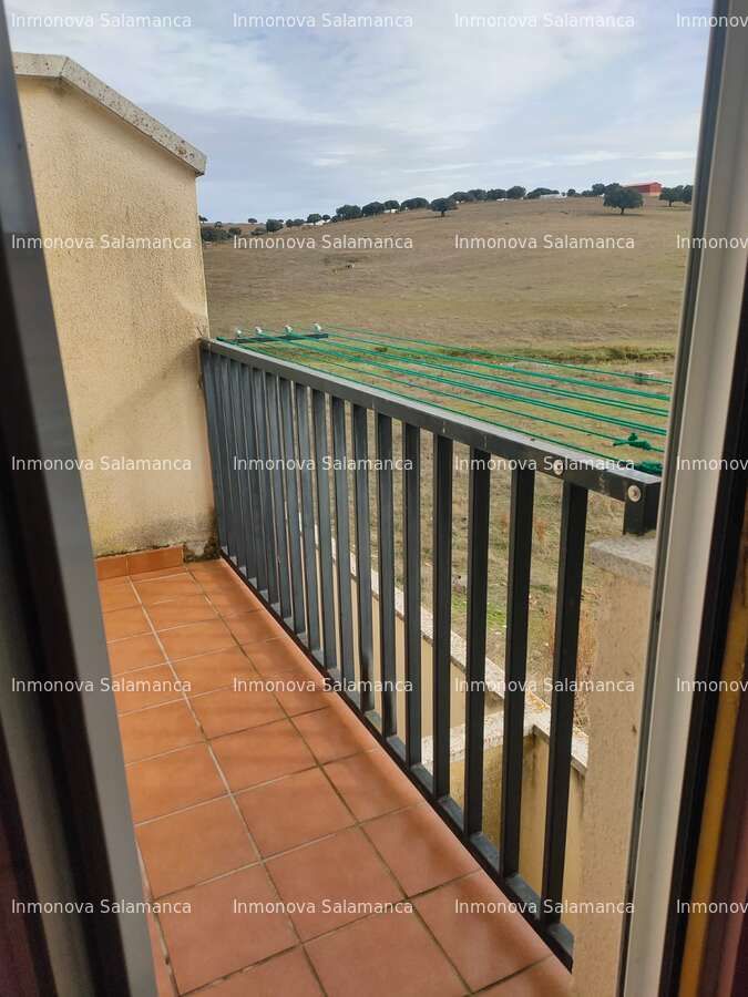Balcony of House or chalet for sale in Vecinos  with Heating, Terrace and Storage room