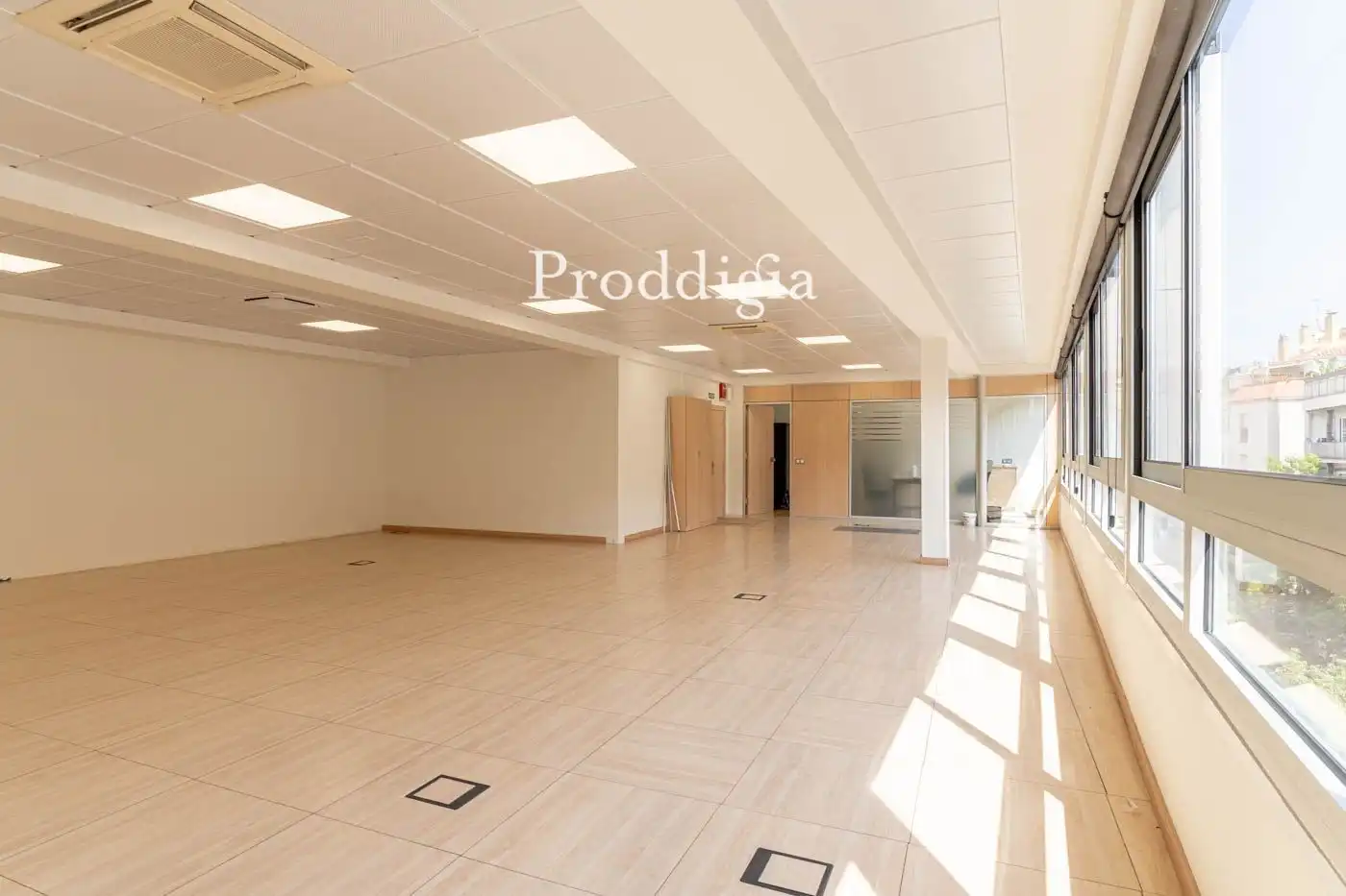 Office for rent in Barcelona  with Air Conditioner and Terrace