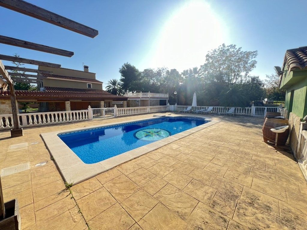 Swimming pool of House or chalet for sale in Alzira  with Air Conditioner and Terrace