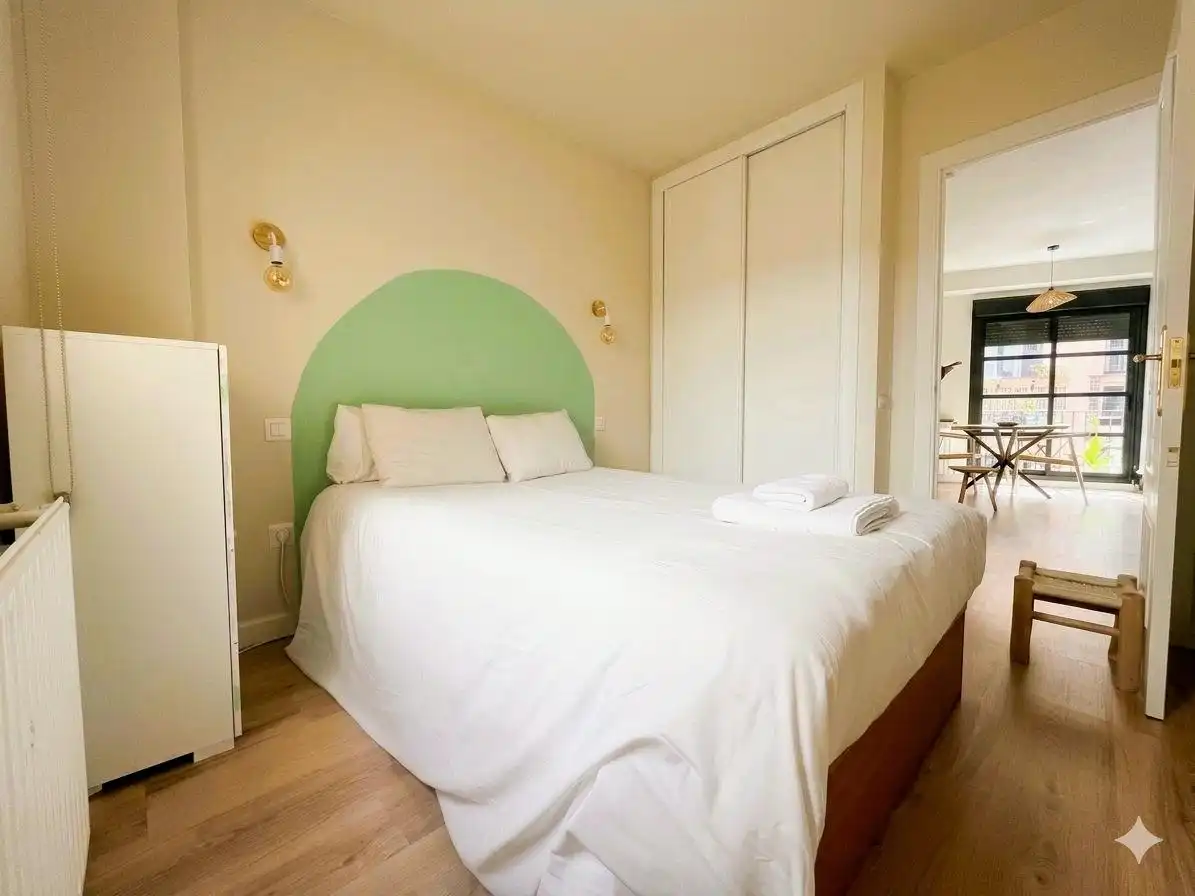 Habitación de Piso de alquiler en Madrid con Calefacción, Amueblado y Balcón