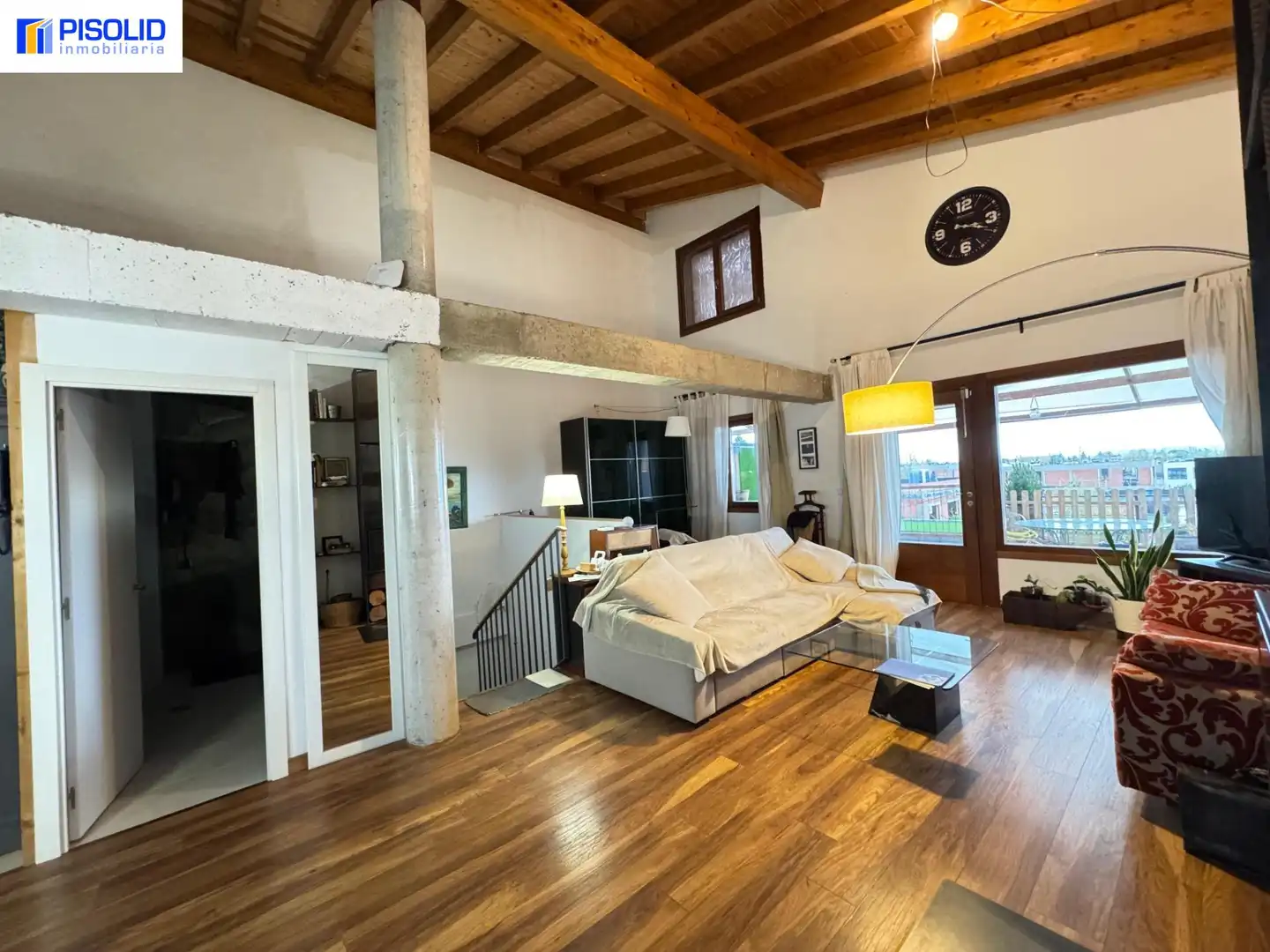 Wohnzimmer von Einfamilien-Reihenhaus zum Verkauf in Valladolid mit Privatgarten und Schwimmbad
