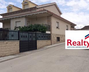 Exterior view of House or chalet for sale in Carbonero el Mayor