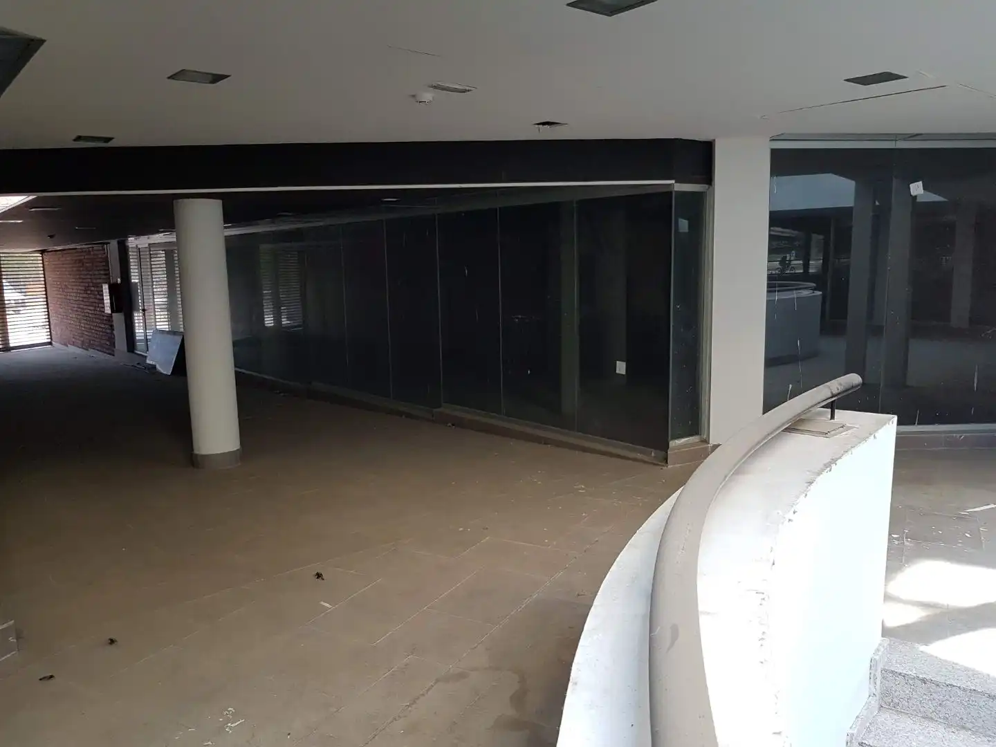 Local comercial en venda a Avda Baix Camp 2, imagen 4