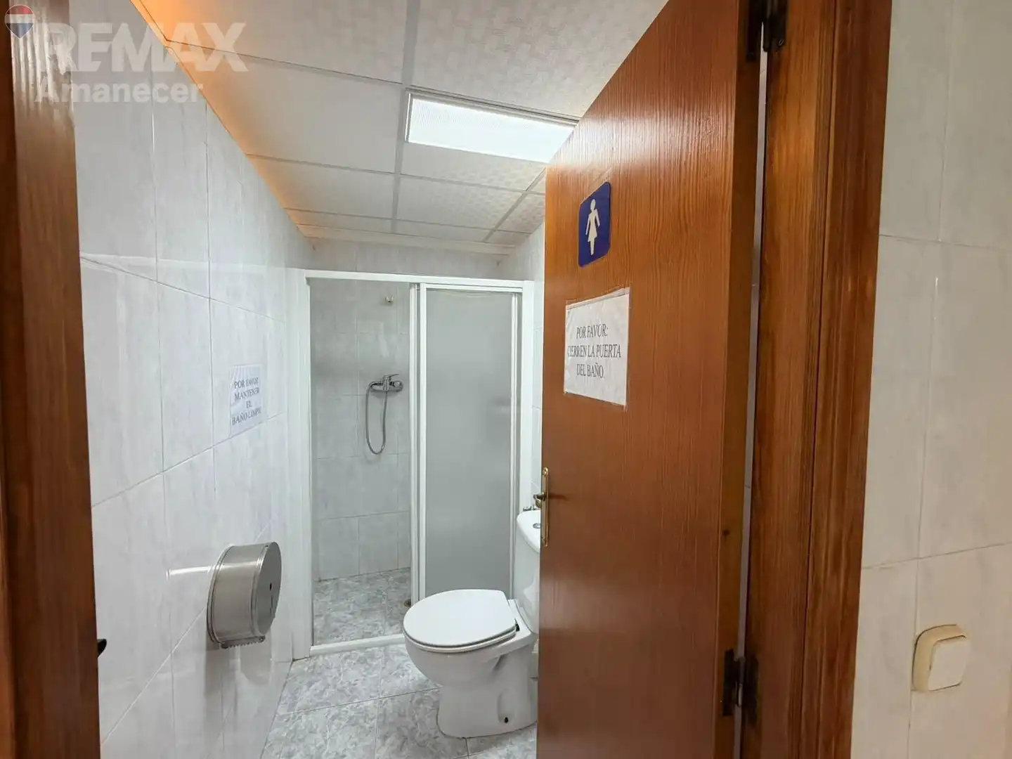 Badezimmer von Fabrikhallen zur Miete in Castelló de Rugat, Valencia