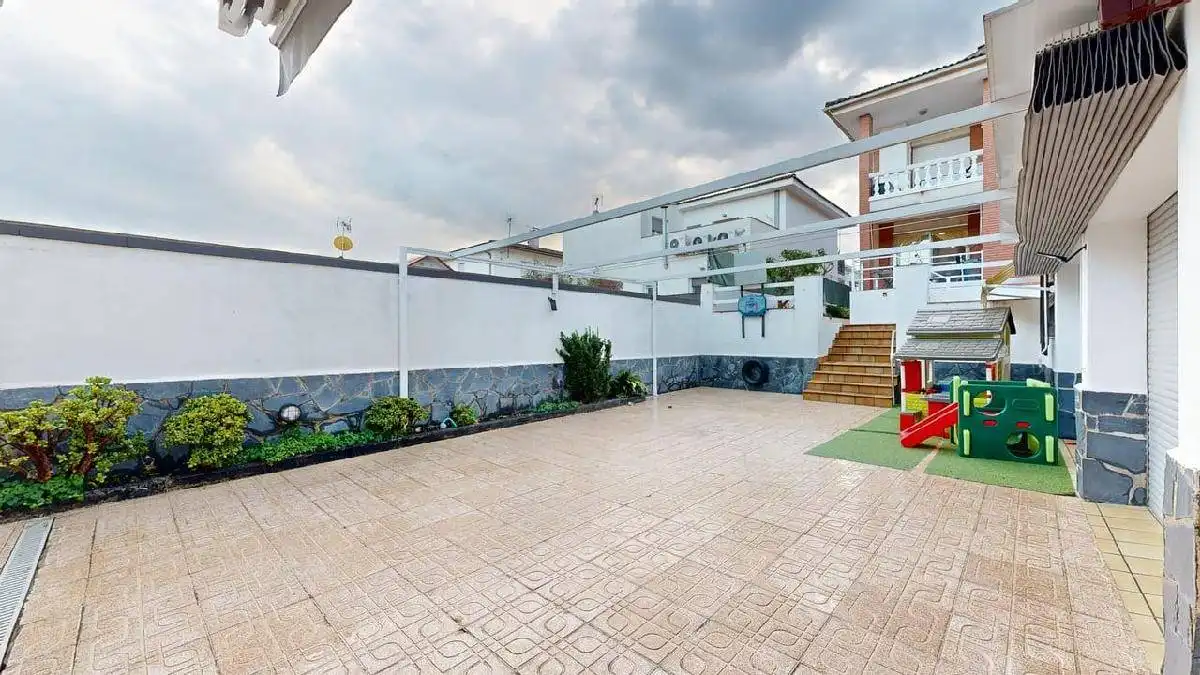 Terraza de Casa o chalet en venta en Barberà del Vallès con Calefacción, Terraza y Balcón