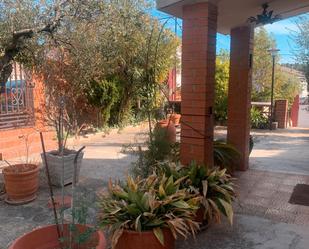 Jardí de Finca rústica en venda en Torrelles de Foix amb Piscina