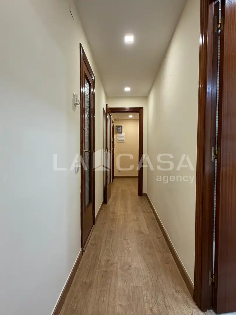 Piso en venta en Santa Coloma de Gramenet con Calefacción