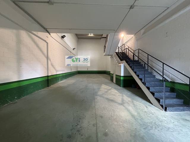 Nave industrial en Alquiler en CALLE RETAMA  en Cartuja Baja