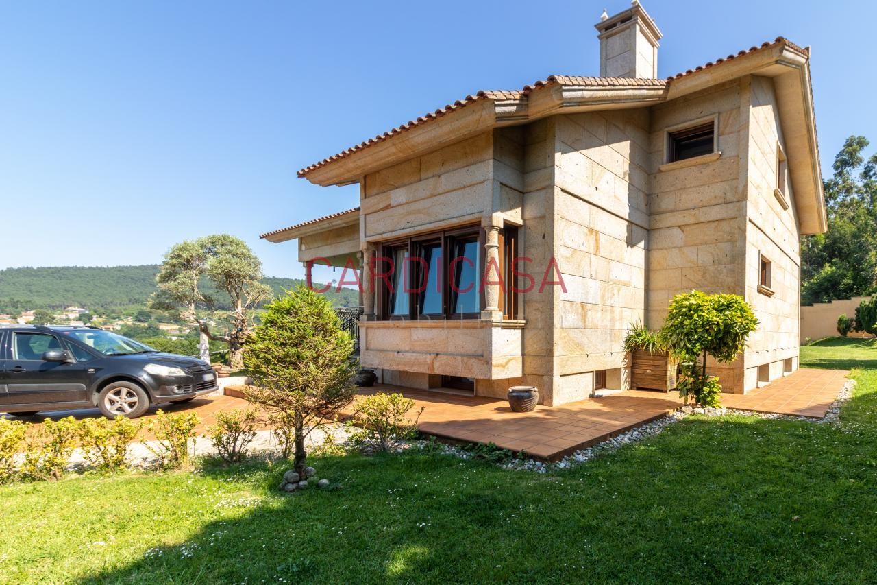 Vista exterior de Casa o xalet en venda en Baiona amb Calefacció, Jardí privat i Terrassa