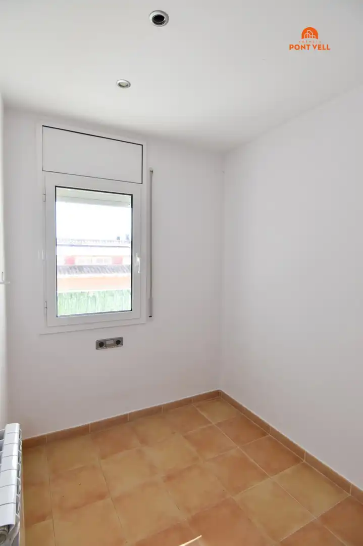 Casa pareada con terraza en venta en La Bisbal d'Empordà, imagen 12