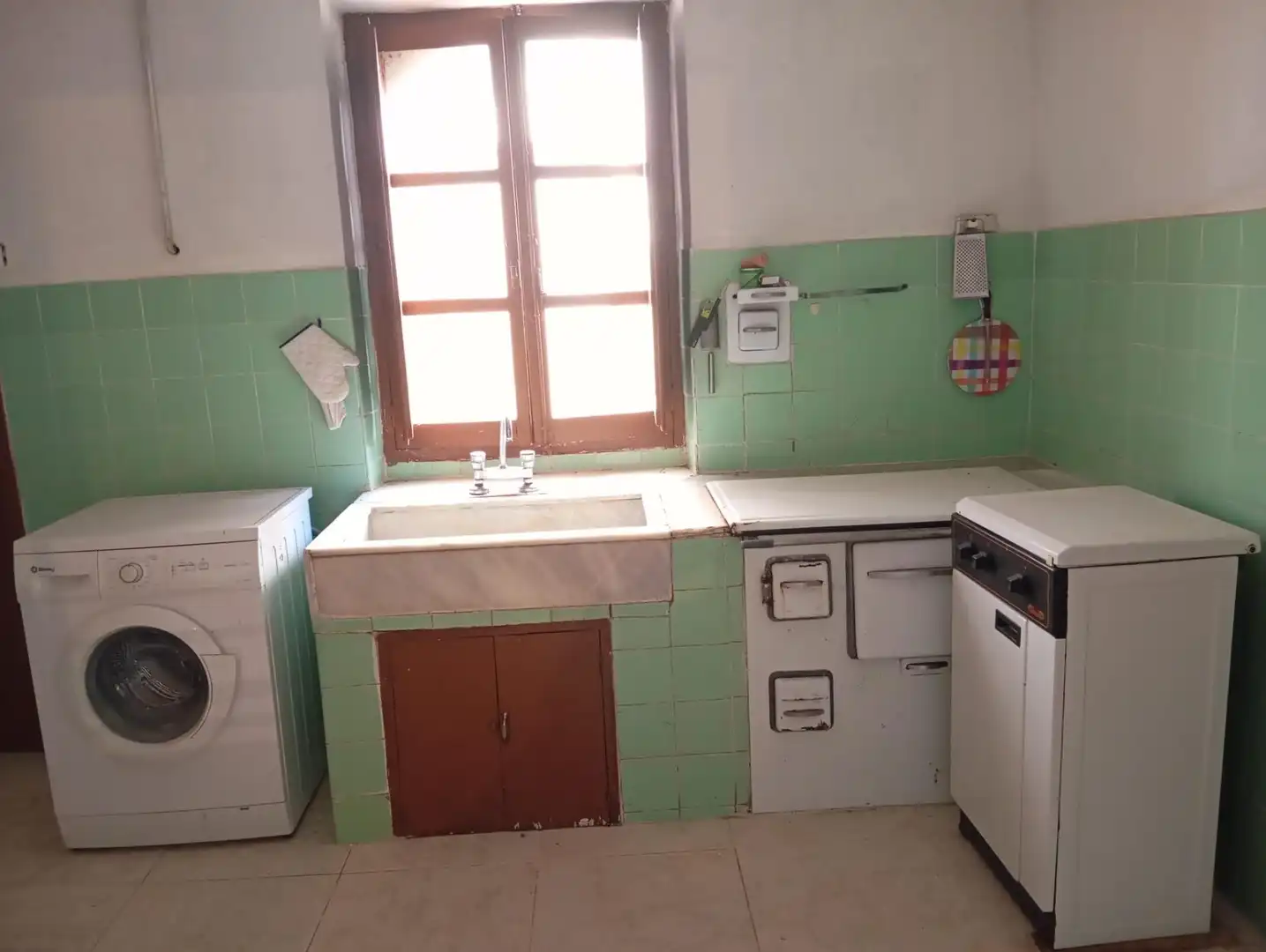 Cocina de Finca rústica en venta en Santa Cecilia del Alcor