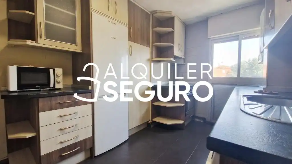 Kitchen of Flat for rent in Madrid  with Air Conditioner, Heating and Furnished