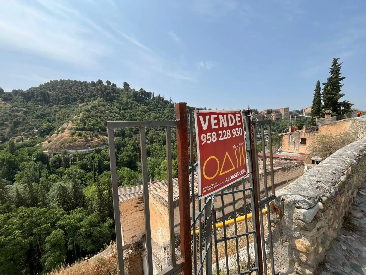 Lands and plots for sale in Calle Verea de Enmedio 64