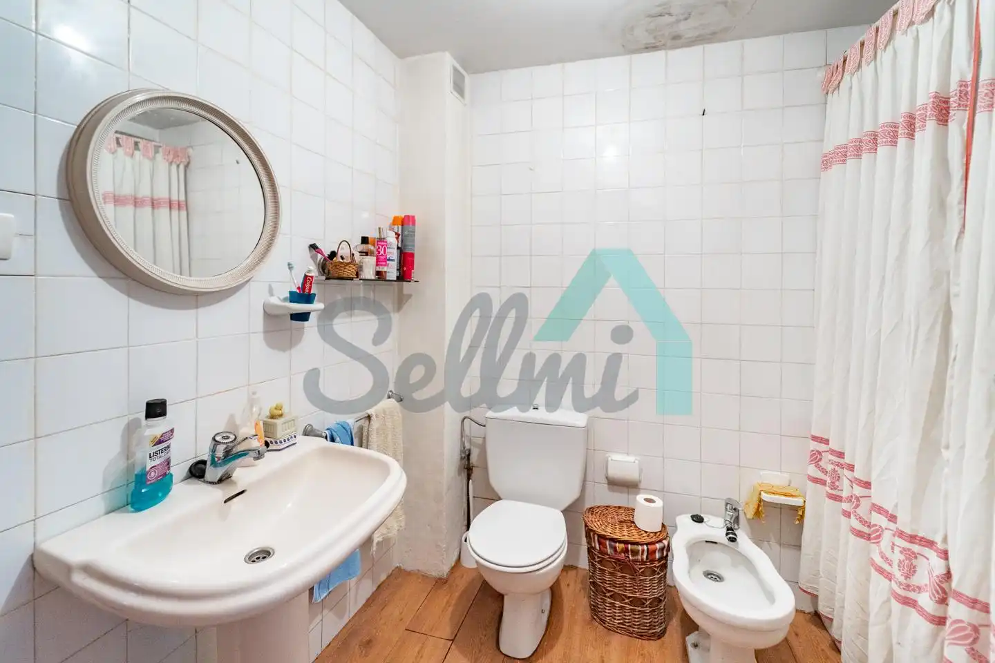 Badezimmer von Einfamilien-Reihenhaus zum Verkauf in Onís mit Heizung, Abstellraum und Balkon