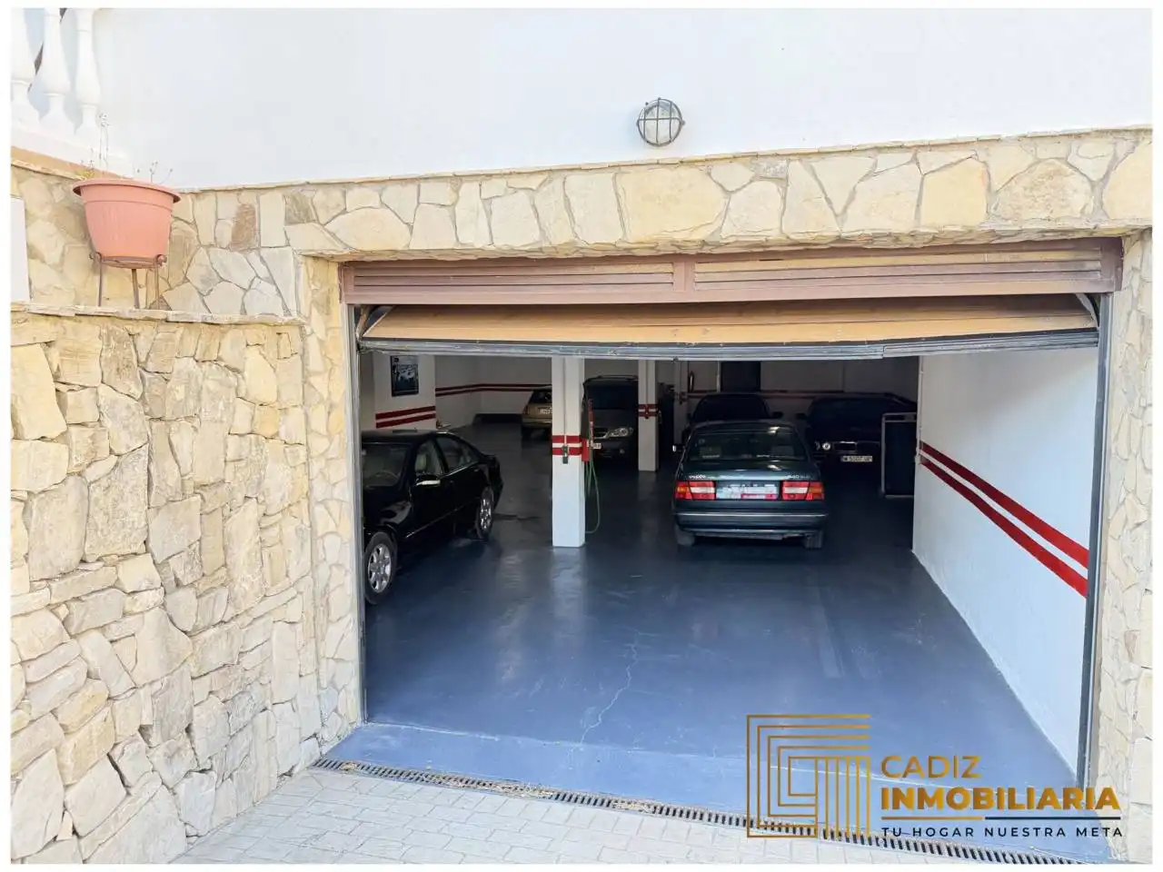 Aparcament de Casa o xalet en venda en Chiclana de la Frontera amb Aire condicionat, Calefacció i Jardí privat
