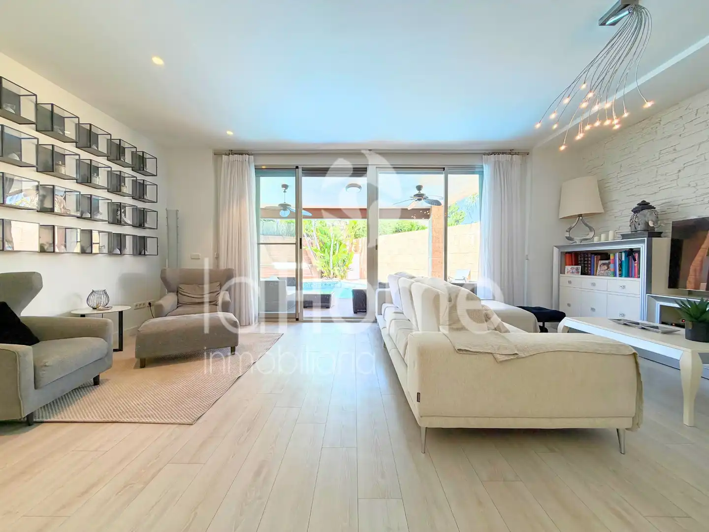Sala de estar de Casa o chalet en venta en Paterna con Aire acondicionado, Calefacción y Jardín privado