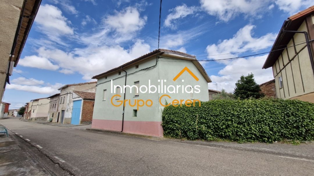 Exterior view of House or chalet for sale in Redecilla del Campo  with Private garden, Storage room and Furnished