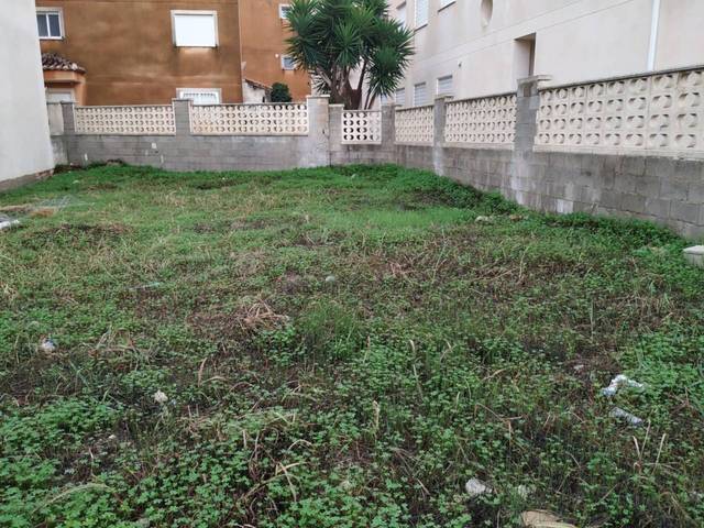 Terreno residencial en Venta en Avenida Safor en Miramar