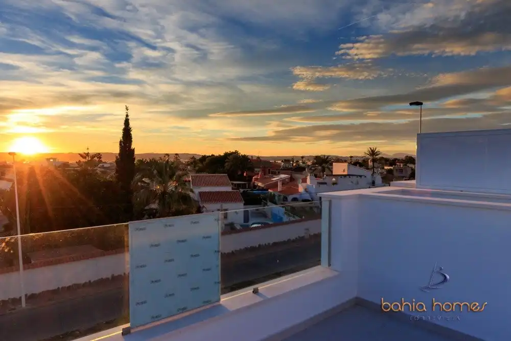 Reihenhaus mit Terrasse zum Verkauf in Pilar de la Horadada ciudad, imagen 57