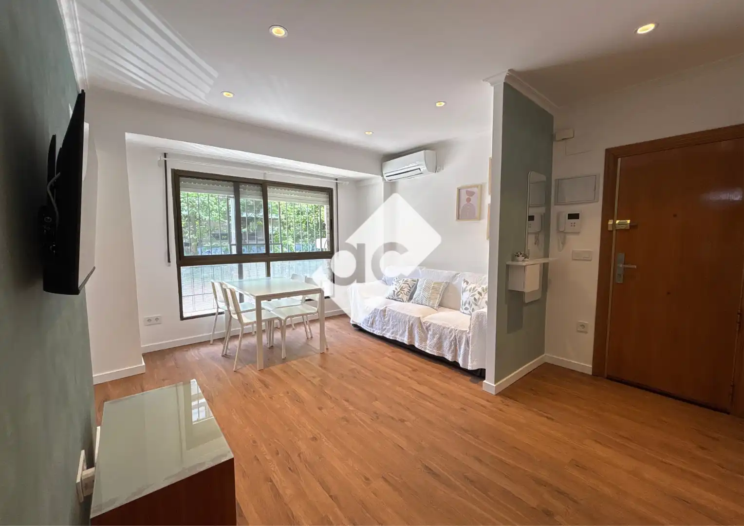 Habitación de Apartamento de alquiler en Valencia con Aire acondicionado, Calefacción y Parquet