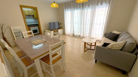a 200 metros de la playa del Juanito, piso de 3 Dormitorios, 2 Baños, Cocina independiente, comedorestar y Balcon, para entrar a v