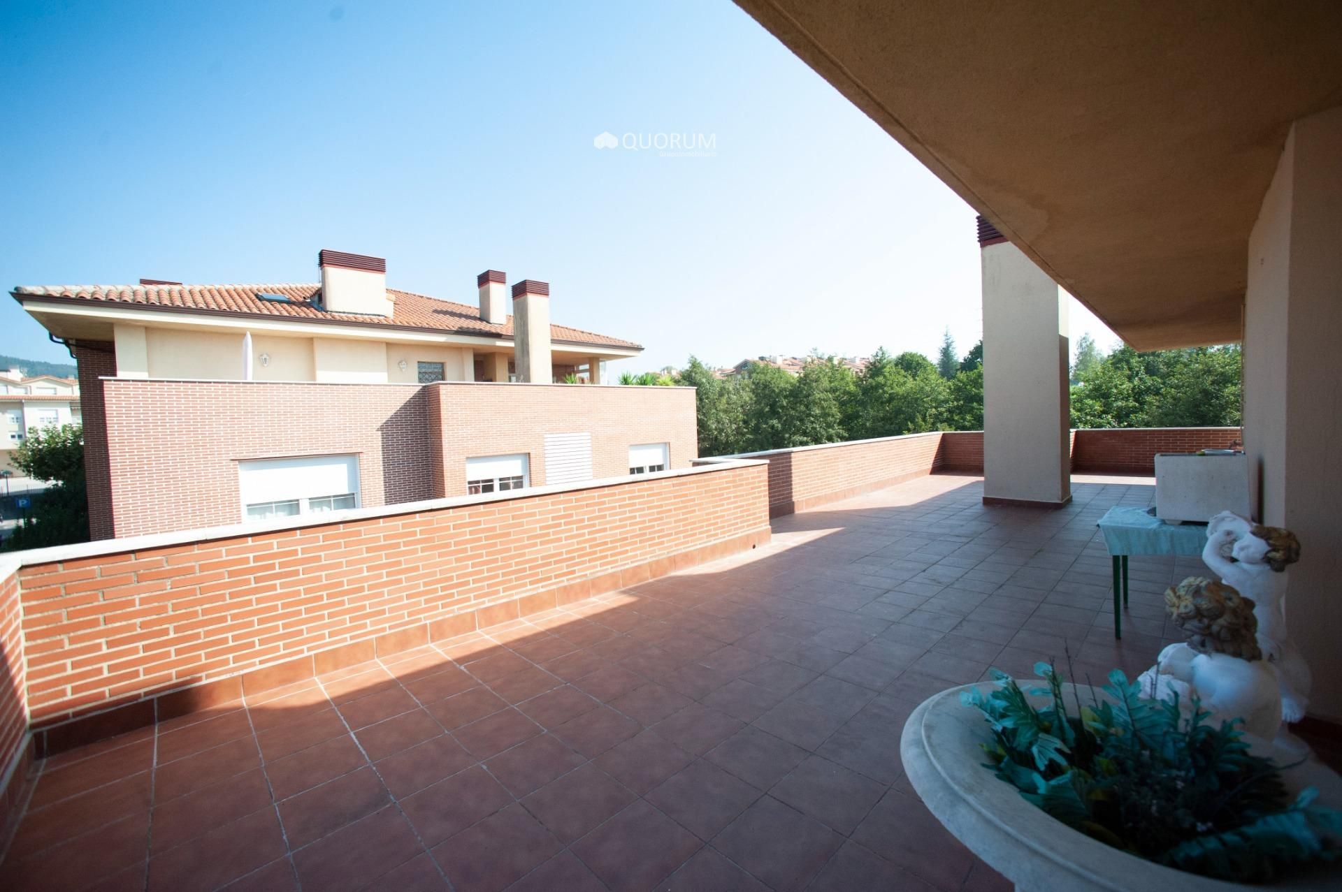 Terraza de Piso en venta en Loiu con Calefacción, Terraza y Trastero