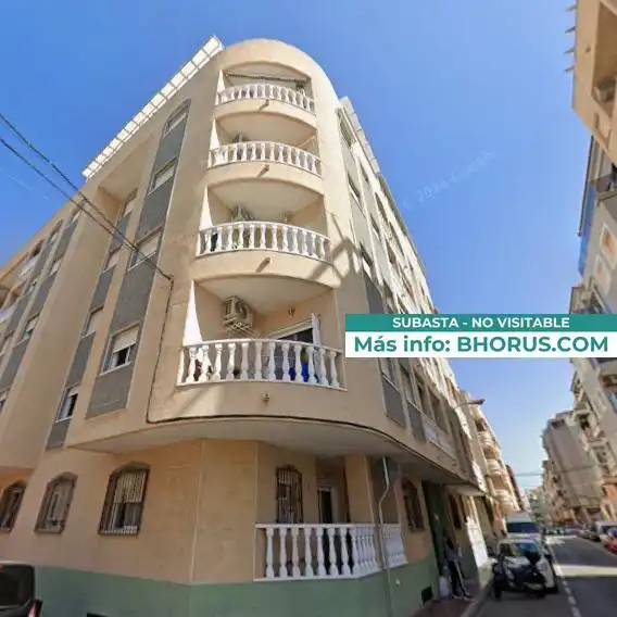Piso con ascensor en venta en ARQUITECTO LARRAMENDI 18