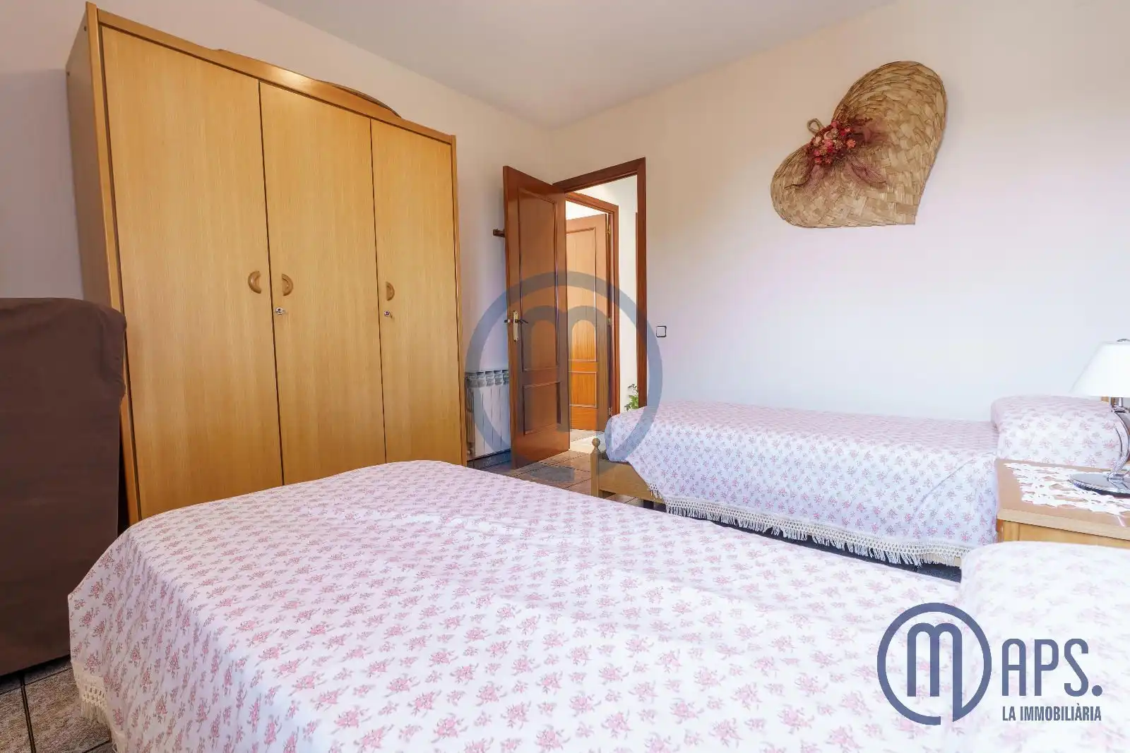Dormitori de Casa o xalet en venda en Canovelles amb Calefacció, Terrassa i TV