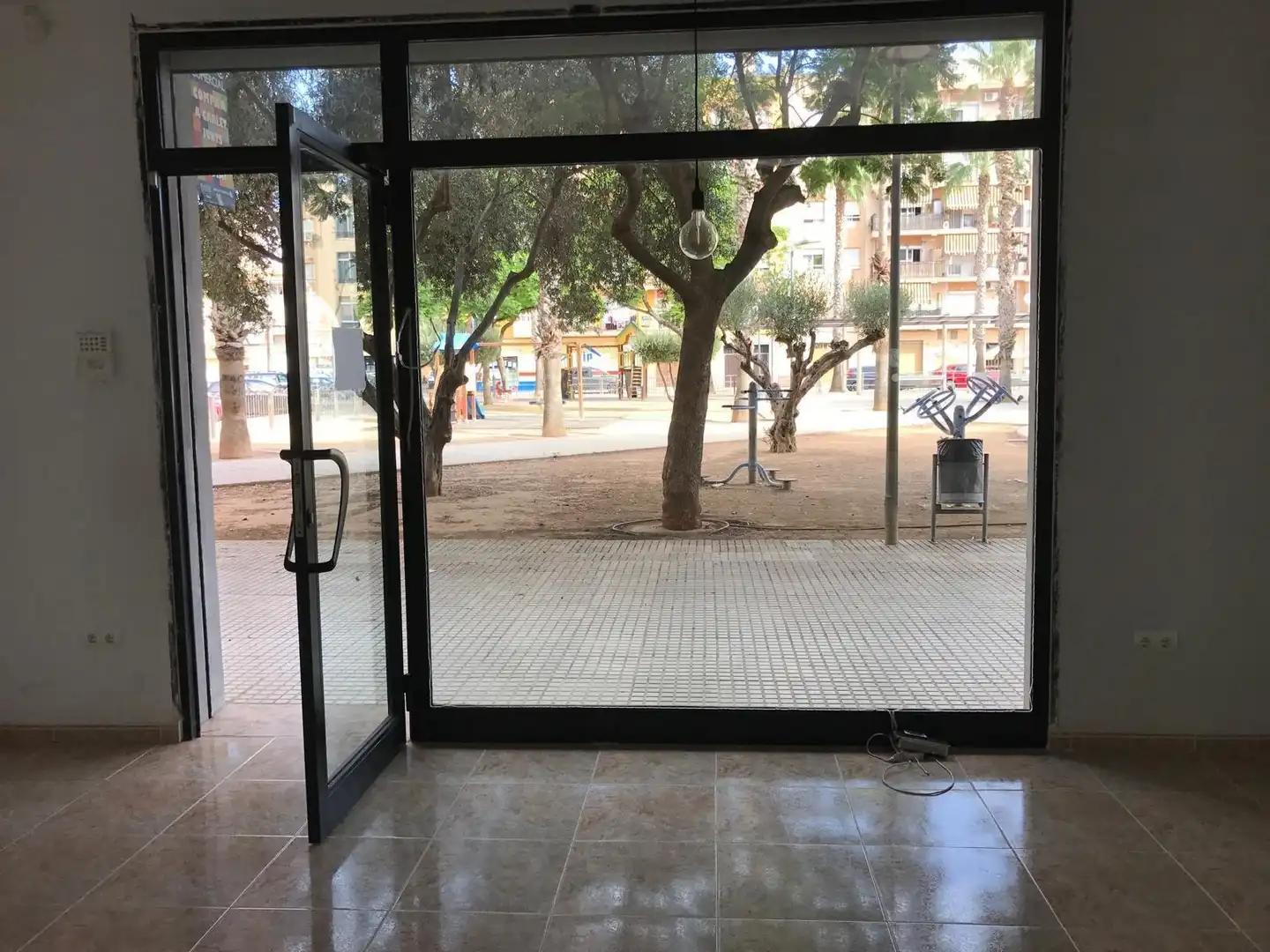 Locale commerciale in vendita a Carlet