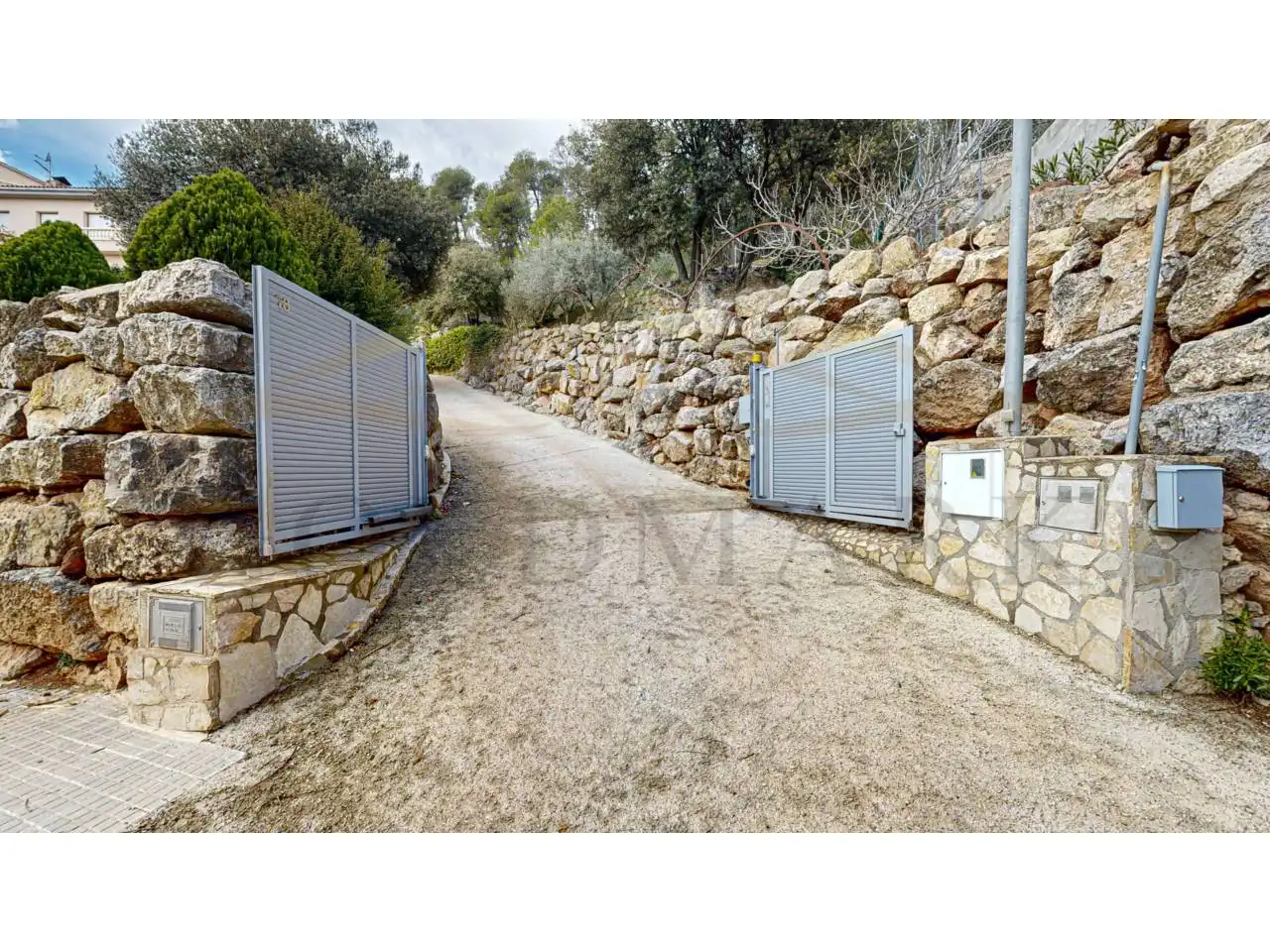 Vista exterior de Casa o xalet en venda en Corbera de Llobregat amb Aire condicionat, Calefacció i Jardí privat